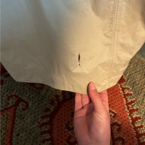 Women’s Patagonia rain jacket/ windbreaker. (Long) - Picture 4 of 7